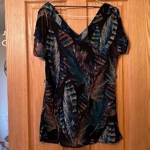 Dynamite feather top